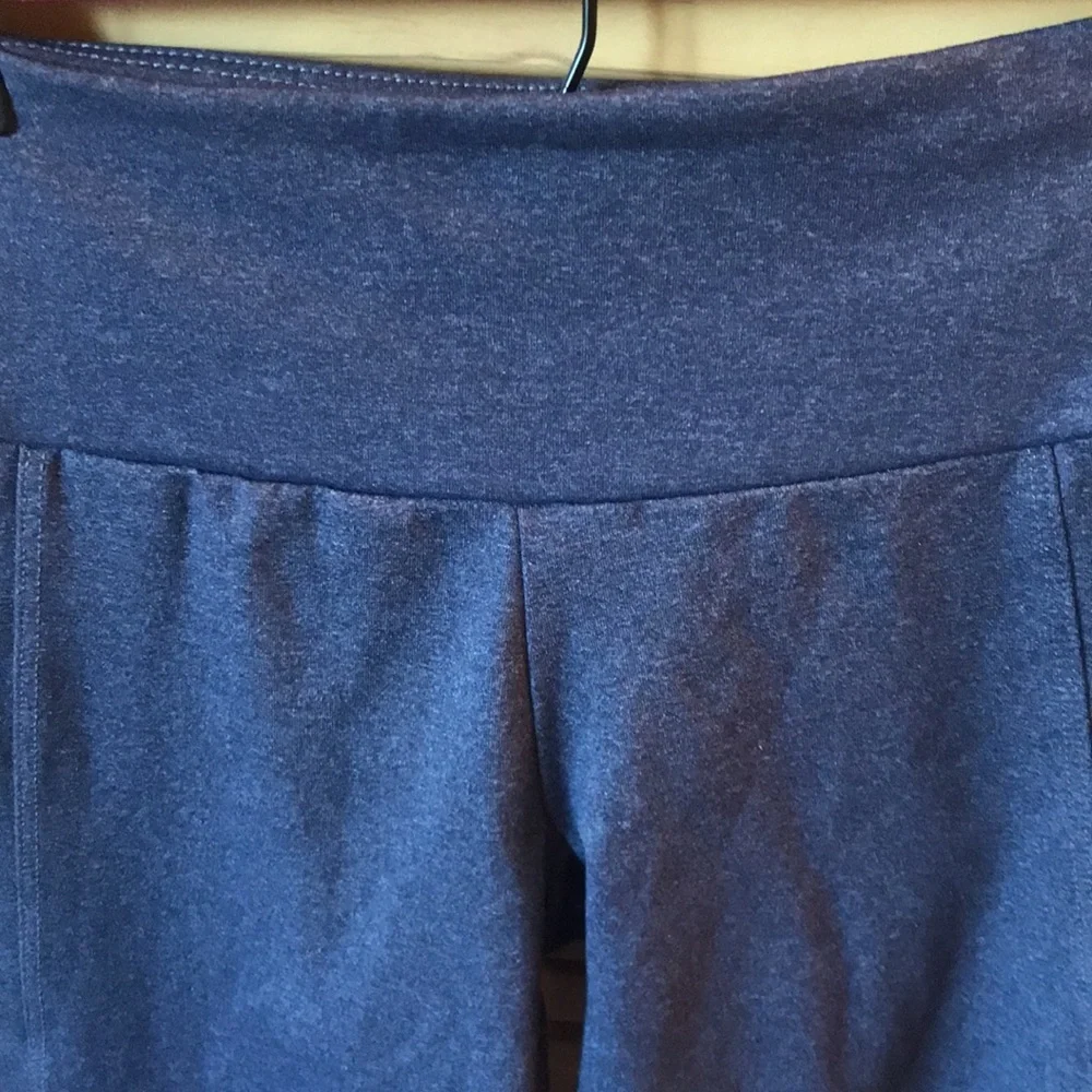 Onzie Slit Capri Leggings in Gray/Blue Color Size Extra Small